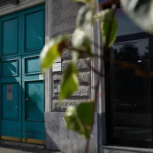 https://modern-apartment-near-isola-distric-and-centrale.it-lombardy.com